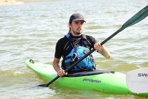 Au barrage de Lavalette, les sports de pagaie et de voile testés