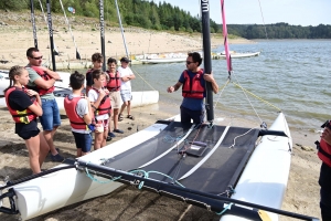 Au barrage de Lavalette, les sports de pagaie et de voile testés