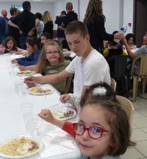 Ecole de Grazac : un repas tous ensemble pour bien terminer l&#039;année