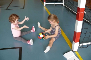 Grazac : première séance de baby hand en petite section à l&#039;école