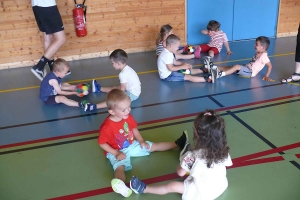 Grazac : première séance de baby hand en petite section à l&#039;école