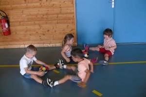 Grazac : première séance de baby hand en petite section à l&#039;école