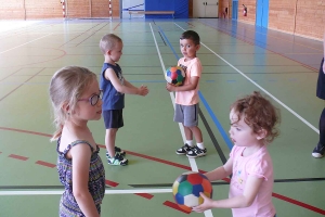 Grazac : première séance de baby hand en petite section à l&#039;école