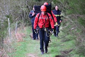 Un vététiste hélitreuillé à Riotord lors d&#039;une randonnée