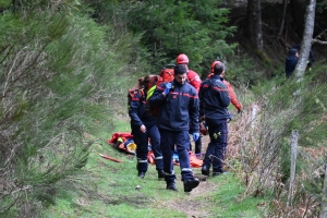 Un vététiste hélitreuillé à Riotord lors d&#039;une randonnée