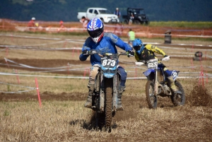 Course sur prairie de Saint-Maurice-de-Lignon : les motos Open (série 5)