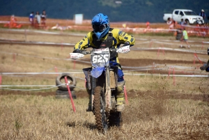 Course sur prairie de Saint-Maurice-de-Lignon : les motos Open (série 5)