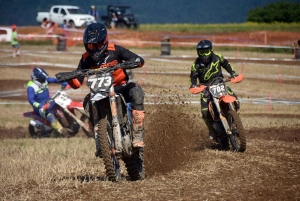 Course sur prairie de Saint-Maurice-de-Lignon : les motos Open (série 5)