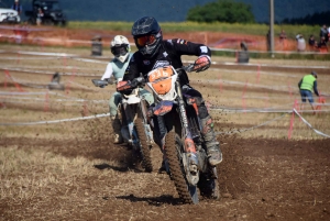 Course sur prairie de Saint-Maurice-de-Lignon : les motos Open (série 5)