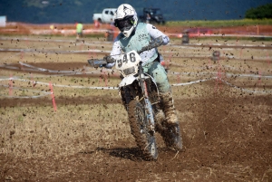 Course sur prairie de Saint-Maurice-de-Lignon : les motos Open (série 5)