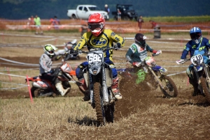 Course sur prairie de Saint-Maurice-de-Lignon : les motos Open (série 5)