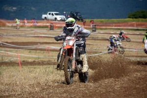 Course sur prairie de Saint-Maurice-de-Lignon : les motos Open (série 5)