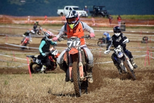 Course sur prairie de Saint-Maurice-de-Lignon : les motos Open (série 5)