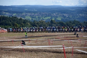 Course sur prairie de Saint-Maurice-de-Lignon : les motos Open (série 5)