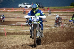 Course sur prairie de Saint-Maurice-de-Lignon : les motos Open (série 5)