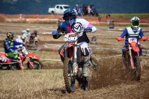 Course sur prairie de Saint-Maurice-de-Lignon : les motos Open (série 5)