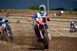 Course sur prairie de Saint-Maurice-de-Lignon : les motos Open (série 5)