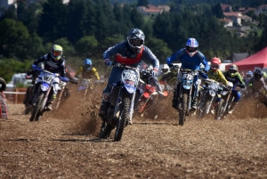 Course sur prairie de Saint-Maurice-de-Lignon : les motos Open (série 5)