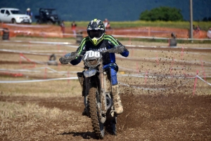 Course sur prairie de Saint-Maurice-de-Lignon : les motos Open (série 5)