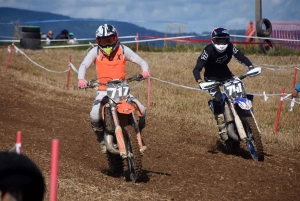 Course sur prairie de Saint-Maurice-de-Lignon : les motos Open (série 5)