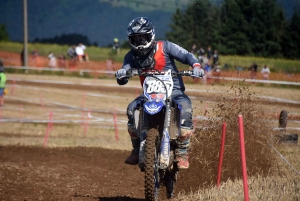 Course sur prairie de Saint-Maurice-de-Lignon : les motos Open (série 5)