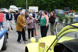 Dunières : les voitures anciennes attirent les regards