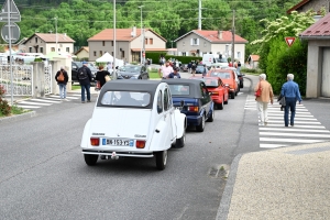 Dunières : les voitures anciennes attirent les regards