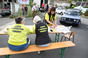 Dunières : les voitures anciennes attirent les regards