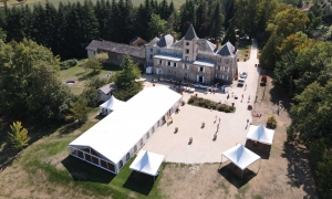 Mariage, séminaire, baptême : une parenthèse hors du temps au Château de Lavée avec Sucs Events (vidéo)