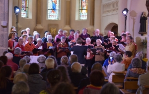 Deux chorales unissent leurs voix en l'église de Saint-Jeures