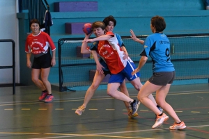 Montfaucon-en-Velay : les anciens handballeurs ont retrouvé le goût du jeu