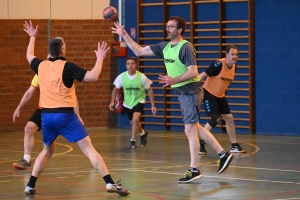 Montfaucon-en-Velay : les anciens handballeurs ont retrouvé le goût du jeu