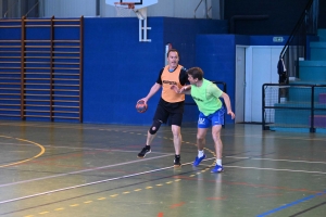 Montfaucon-en-Velay : les anciens handballeurs ont retrouvé le goût du jeu