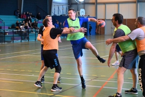 Montfaucon-en-Velay : les anciens handballeurs ont retrouvé le goût du jeu