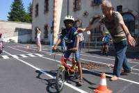 La cour de l&#039;école Jean-de-la-Fontaine transformée en piste cyclable