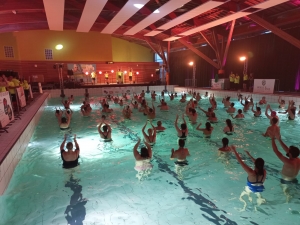 Monistrol-sur-Loire : la première Nuit de l&#039;aquafitness en photos et vidéo