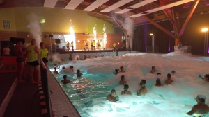 Monistrol-sur-Loire : la première Nuit de l&#039;aquafitness en photos et vidéo