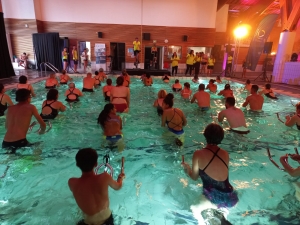 Monistrol-sur-Loire : la première Nuit de l&#039;aquafitness en photos et vidéo