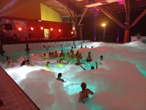 Monistrol-sur-Loire : la première Nuit de l&#039;aquafitness en photos et vidéo