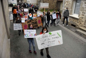 Saint-Maurice-de-Lignon : une manifestation dans le village pour garder la 8e classe