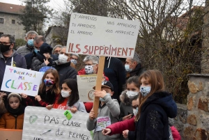 Saint-Maurice-de-Lignon : une manifestation dans le village pour garder la 8e classe