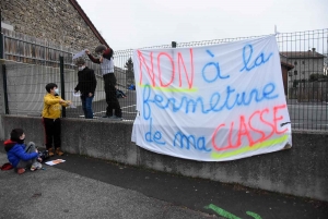 Saint-Maurice-de-Lignon : une manifestation dans le village pour garder la 8e classe