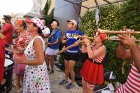 Yssingeaux : une fanfare déjantée met l&#039;ambiance sur le marché