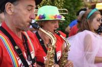 Yssingeaux : une fanfare déjantée met l&#039;ambiance sur le marché