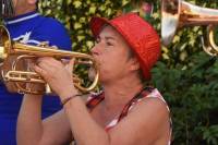 Yssingeaux : une fanfare déjantée met l&#039;ambiance sur le marché