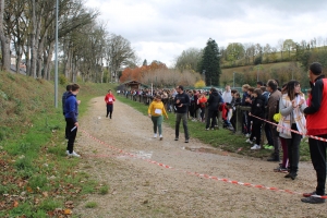 Tence : 330 collégiens au cross solidaire