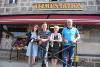 Justine Roux, Guillaume Maleysson, Mireille et Laurent Juge