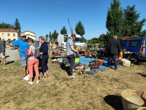 Montfaucon-en-Velay : le bourg occupé par un vide-greniers ce mercredi