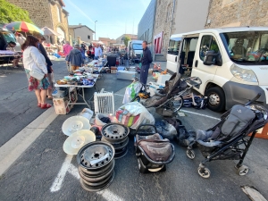 Montfaucon-en-Velay : le bourg occupé par un vide-greniers ce mercredi