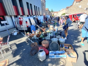 Montfaucon-en-Velay : le bourg occupé par un vide-greniers ce mercredi